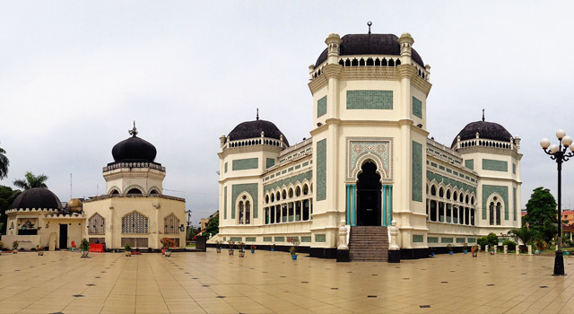 4 Mesjid Termegah di Indonesia - ESQ Tours Travel