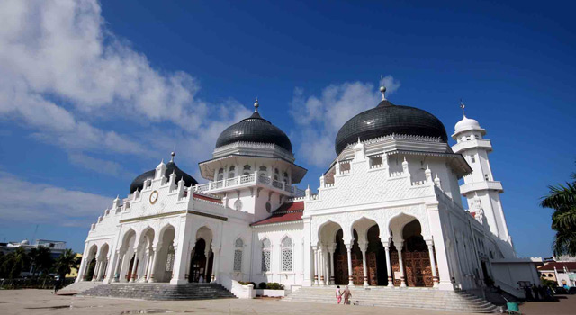 4 Mesjid Termegah di Indonesia - ESQ Tours Travel