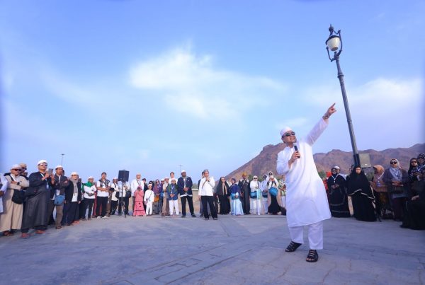ESQ Tours Travel | Umroh Akbar 2018 | Ary Ginanjar Agustian