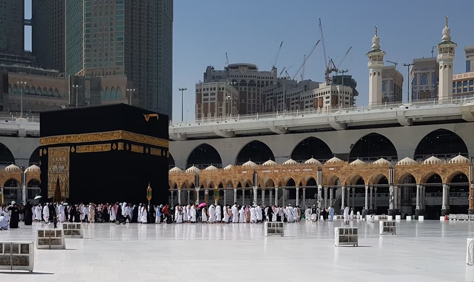 3 Kelebihan Travel Haji Furoda Terbaik dari ESQ